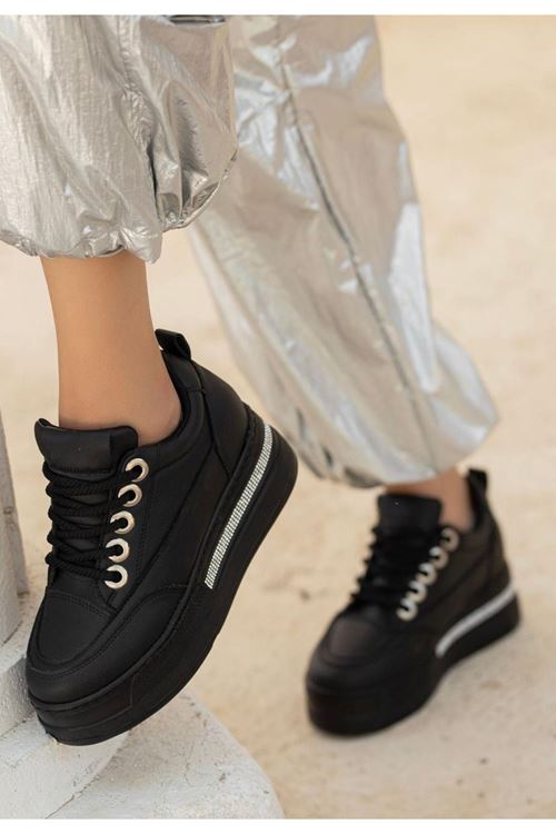 Lulu Siyah Cilt Bağcıklı Spor Ayakkabı