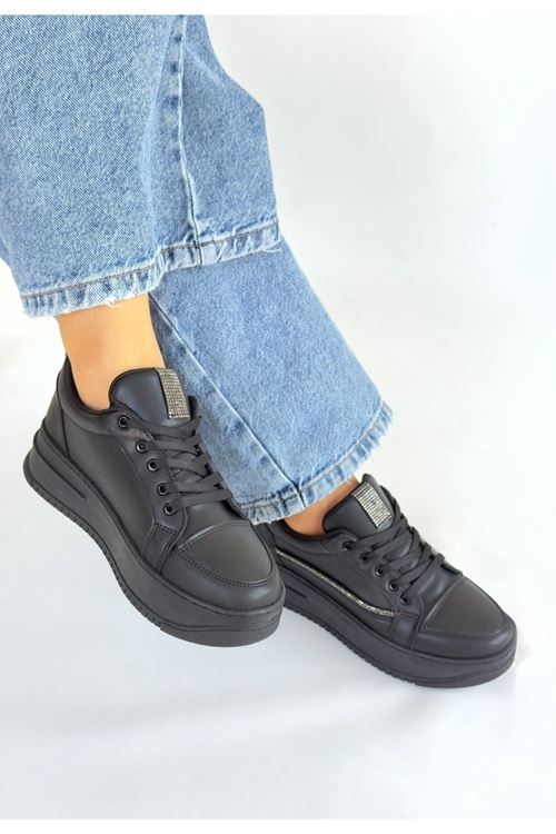 Natte Siyah Cilt Bağcıklı Spor Ayakkabı