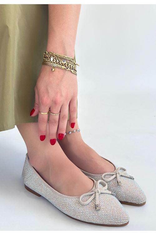 Sarra Bej Saten İşlemeli Babet Ayakkabı