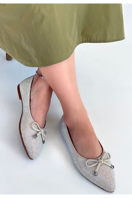 Sarra Bej Saten İşlemeli Babet Ayakkabı