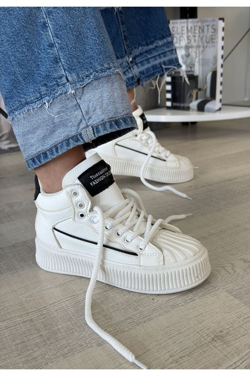 Estim Beyaz Cilt Siyah Detaylı Bağcıklı Spor Ayakkabı