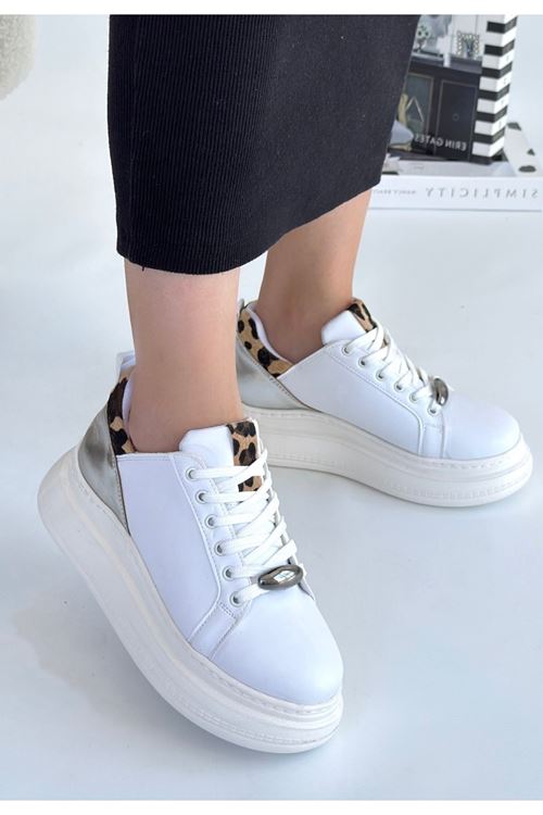 Gasta Beyaz Cilt Gümüş Detaylı Bağcıklı Spor Ayakkabı