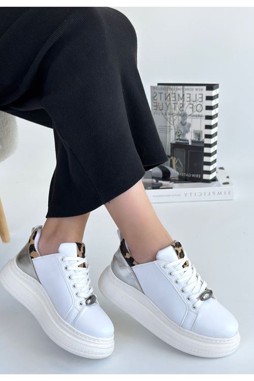 Gasta Beyaz Cilt Gümüş Detaylı Bağcıklı Spor Ayakkabı