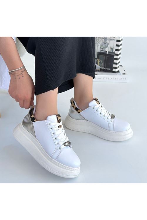 Gasta Beyaz Cilt Gümüş Detaylı Bağcıklı Spor Ayakkabı