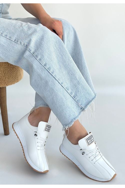 Monya Beyaz Cilt Bağcıklı Spor Ayakkabı