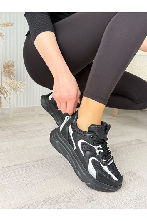 Cata Siyah Cilt Beyaz Detaylı Spor Ayakkabı