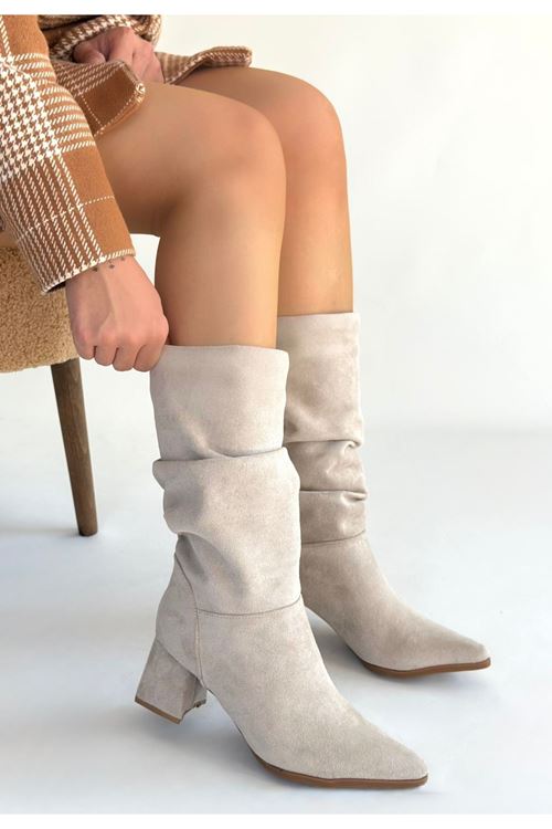 Titen Bej Süet Körüklü Topuklu Çizme