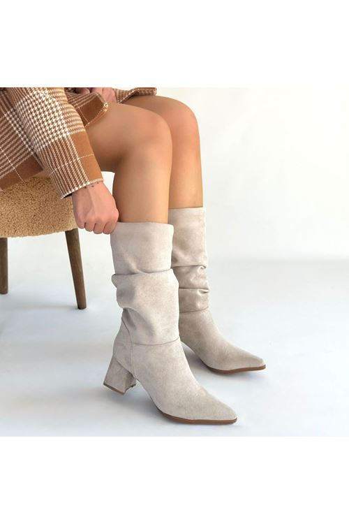 Titen Bej Süet Körüklü Topuklu Çizme