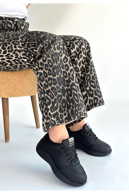 Yejja Siyah Cilt Bağcıklı Spor Ayakkabı