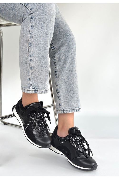 Ranu Siyah Cilt Paraşüt Detaylı Bağcıklı Spor Ayakkabı