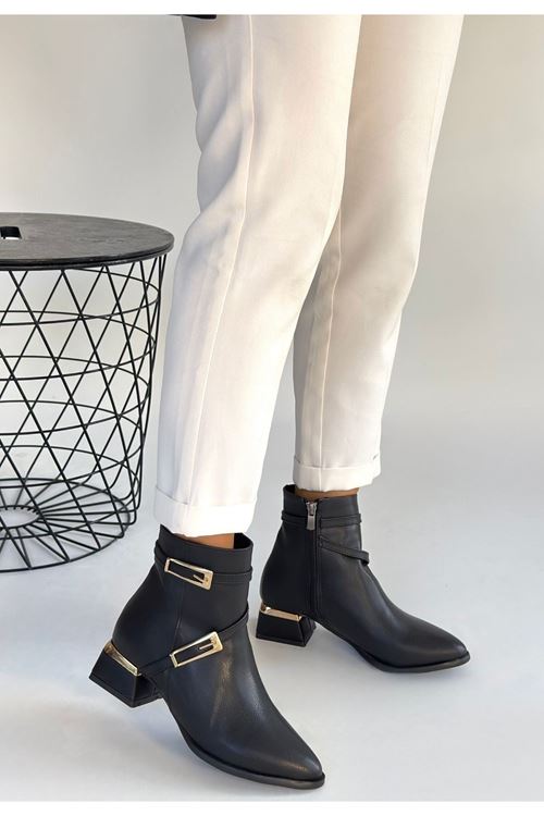 İnay Siyah Cilt Topuklu Bot