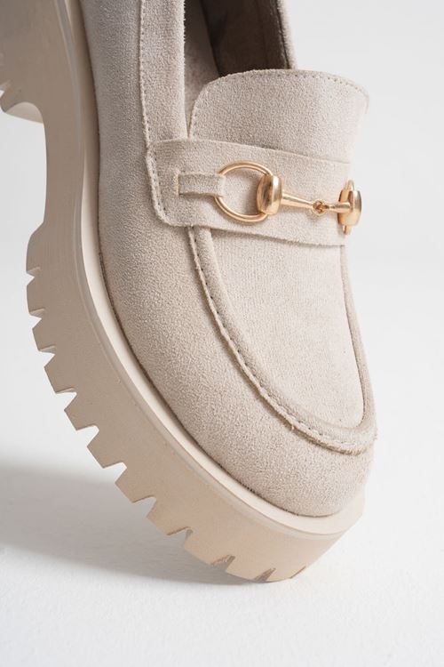 Toka Detaylı Bej Süet Günlük Loafer Ayakkabı SHTR10MS04D