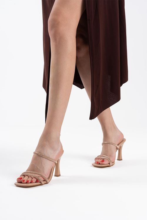Nude Taşlı İnce Bantlı Kadın Topuklu Terlik SHTR20MY01D