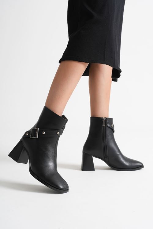 Kadın Siyah Topuklu Bot SHTR08MK25A