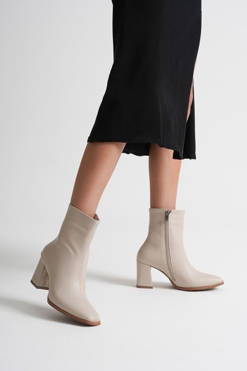 Kadın Bej Topuklu Bot SHTR08MK02B