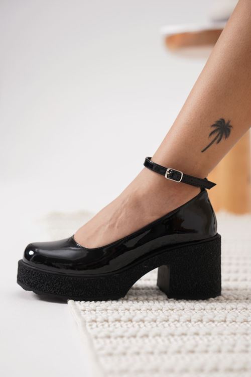 Kadın Siyah Rugan Bilekten Baretli Günlük Ayakkabı SHTR06MS01A