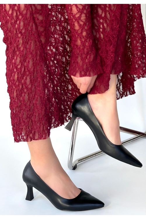 Mırta Siyah Cilt Topuklu Ayakkabı