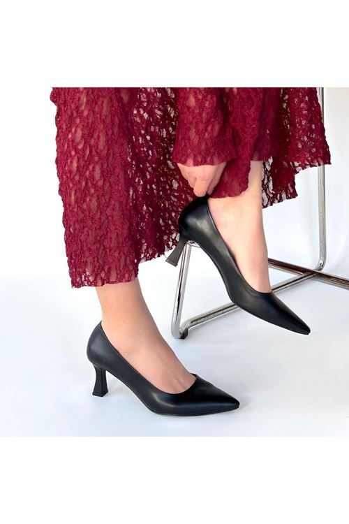 Mırta Siyah Cilt Topuklu Ayakkabı