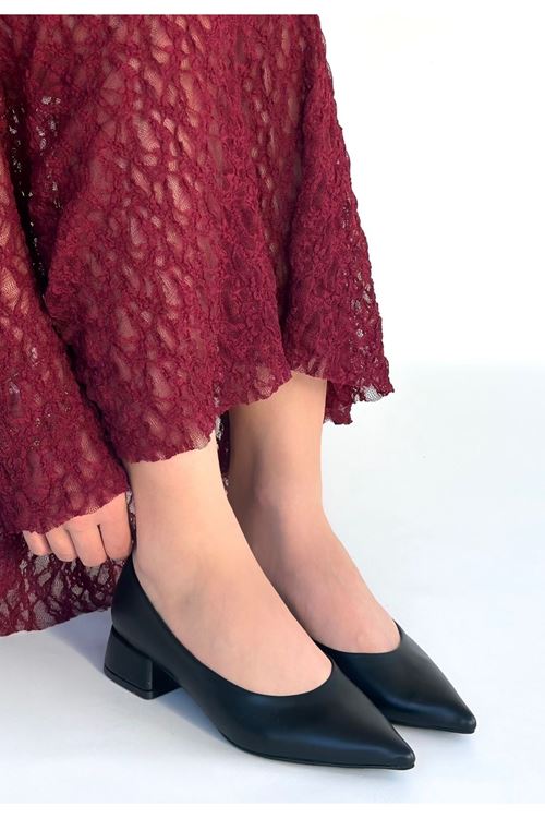 Ferla Siyah Cilt Topuklu Ayakkabı