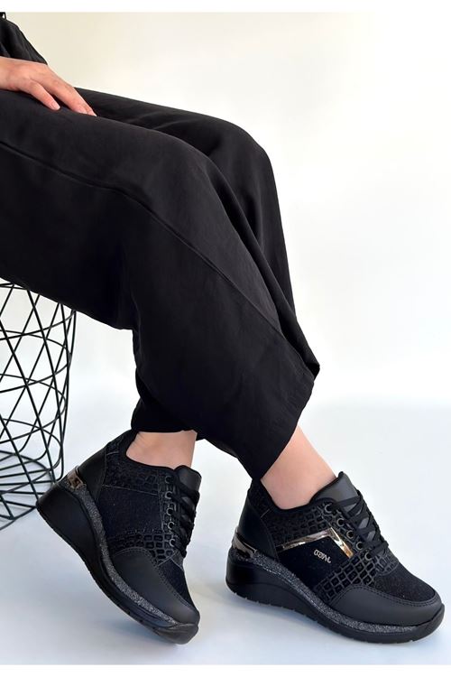Geja Siyah Cilt Bağcıklı Spor Ayakkabı