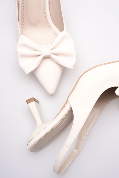 Bej Fiyonklu Kitten Topuklu Slingback Kadın Ayakkabı EATR08MS24B