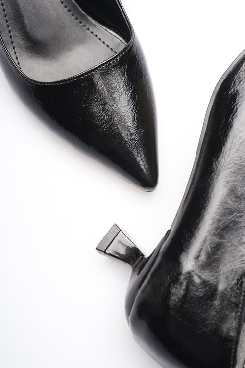 Kadın Siyah Kırışık Rugan Kısa Topuklu Stiletto Ayakkabı EATR20MS03C