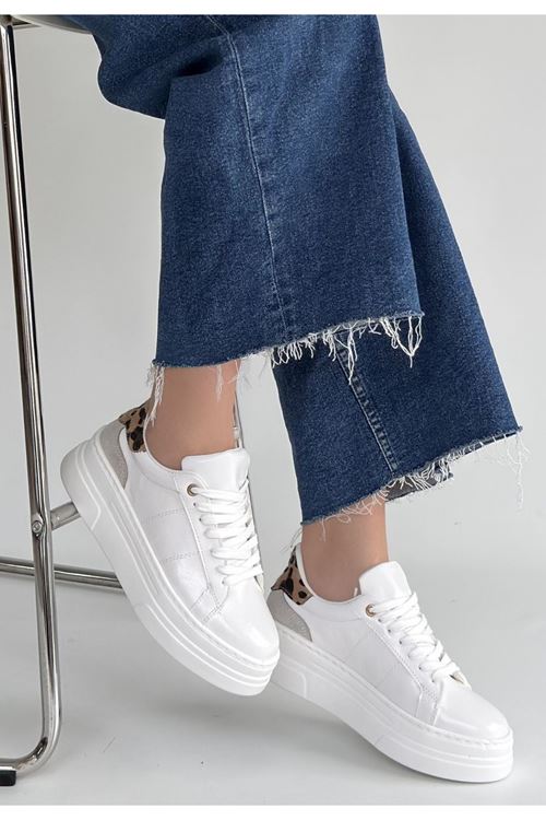 Jetan Beyaz Rugan Bağcıklı Spor Ayakkabı