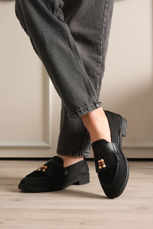 Kadın Siyah Boncuk Püsküllü Günlük Kısa Topuklu Ayakkabı EATR30MS01A