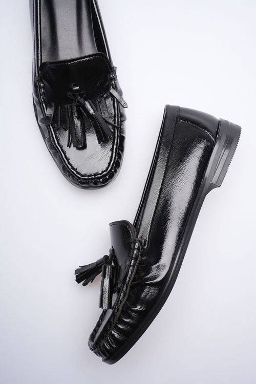 Siyah Rugan Püsküllü Kadın Loafer Ayakkabı EATR88MS01A