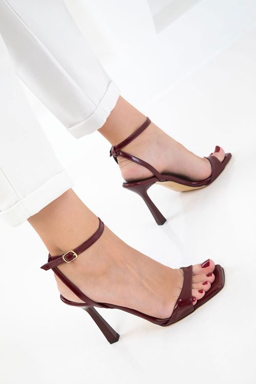 Jowin Bordo Rugan Topuklu Bilekten Kemerli Ayakkabı