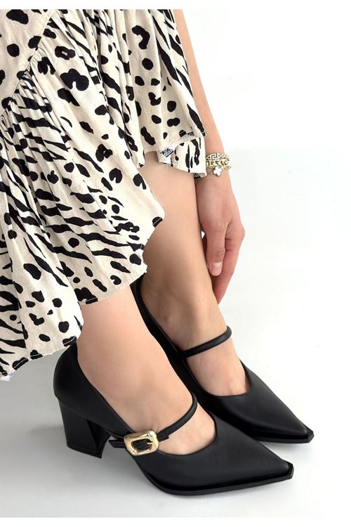 Nıvra Siyah Cilt Topuklu Ayakkabı