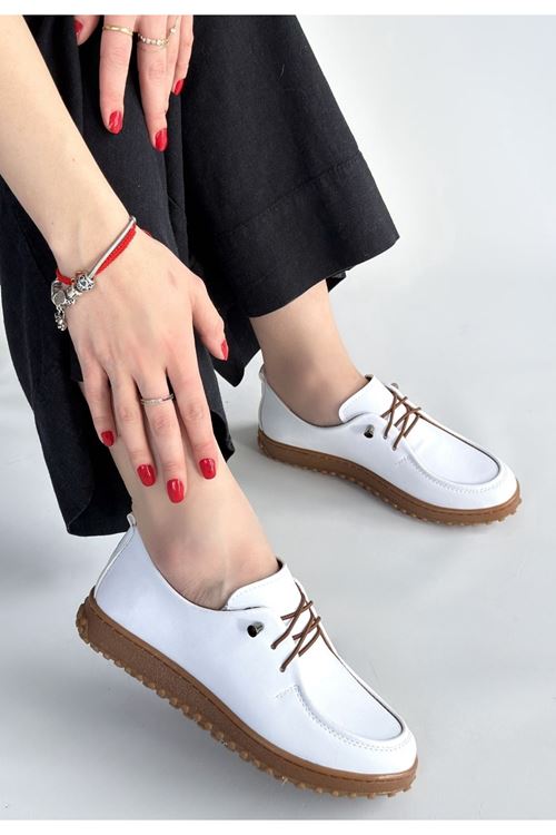 Guot Beyaz Cilt Bağcıklı Babet Ayakkabı